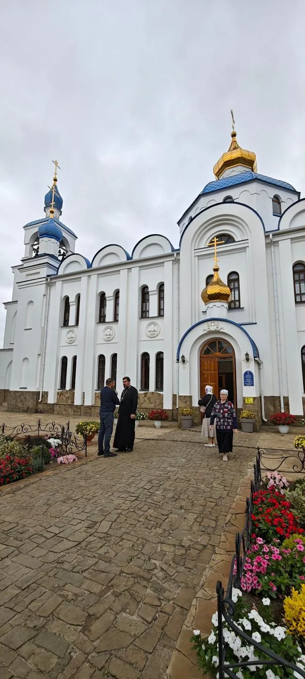 Храмовый двор и главный вход