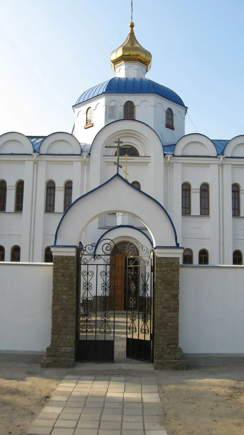 Святые ворота и вход в храм, 2007 год