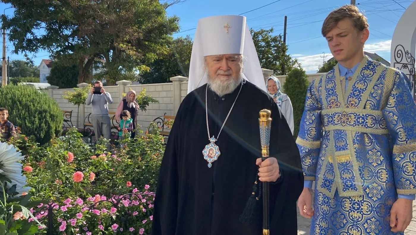 Встреча архиерея у храма